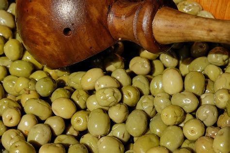 Una volta seccate, potete conservarle in vasetti sterili o sottovuoto. Come conservare le olive sottolio? - Un Consiglio Su