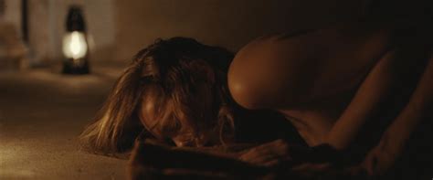 Elizabeth Olsen Nuda ~30 Anni In La Fuga Di Martha
