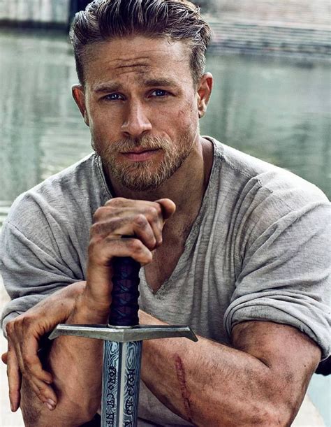 Charie Hunnam Para Entertainment Weekly Julio 2015 God Knows Who This