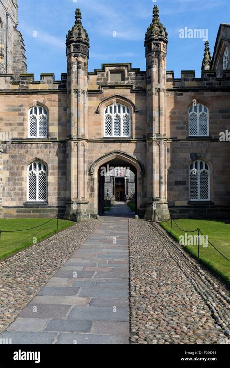 Entrance To Kings College At The University Of Aberdeen Scotland Uk