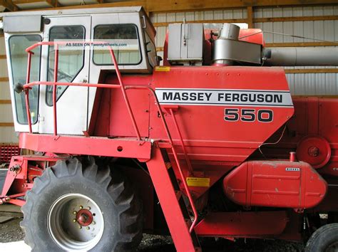 Massey Ferguson 550 Combine