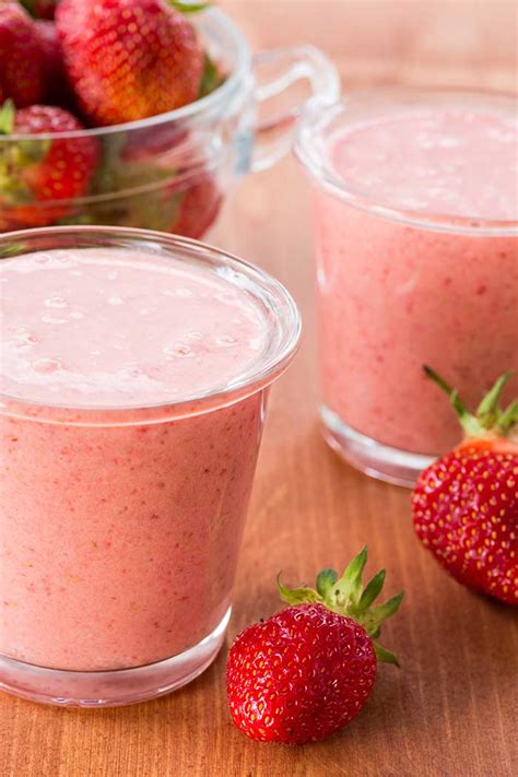 Strawberry Yogurt Smoothie The Cooking Mom