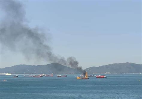 Search for text in url. 昂船洲躉船起火濃煙沖天 消防救熄無人傷 | 多倫多 | 加拿大中文新聞網 - 加拿大星島日報 Canada ...