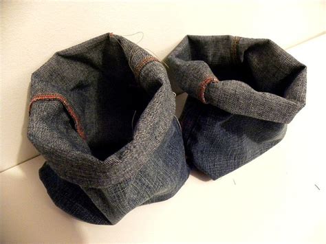 Create Baskets Out Of Old Denim For Both Decorative And Practical
