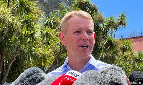 New Zealand S Chris Hipkins Sworn In As Prime Minister