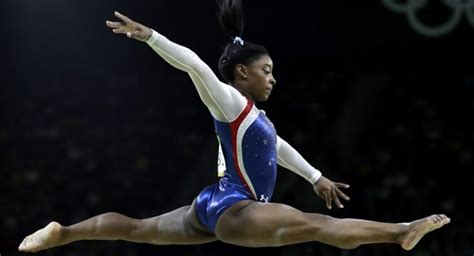 Simone Soars Biles Named Ap Female Athlete Of The Year My Vue News