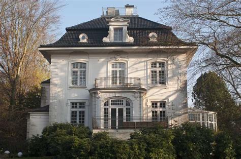 Bauernhaus bauernhof landhaus haus ferienhaus zum kauf in ungarn. schoene_alte_villa_am_hochkamp.jpg (950×631) | Haus ...