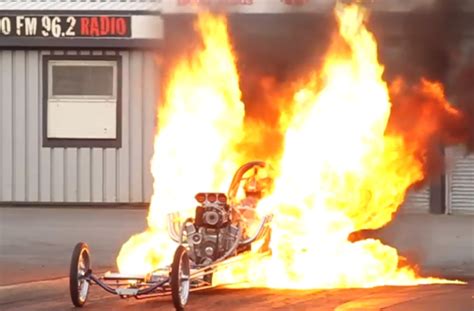 Video Awesome Brits Doing Awesome Fire Burnouts At Santa Pod Dragzine