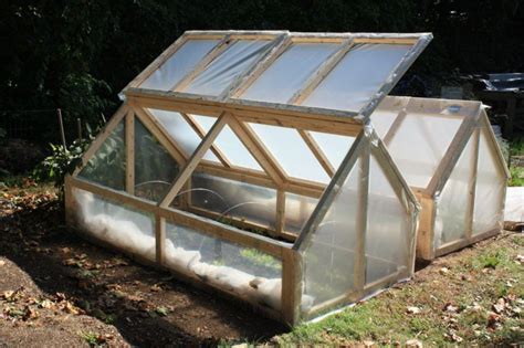 Diy Cold Frames To Extend Your Growing Season Diy Mini Greenhouse