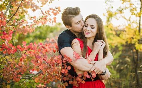 Beautiful loving couple-romance-in-nature-autumn leaves-HD Wallpaper ...