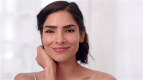 Aveeno Get Skin Happy With Alejandra Espinoza And Aveeno Positively