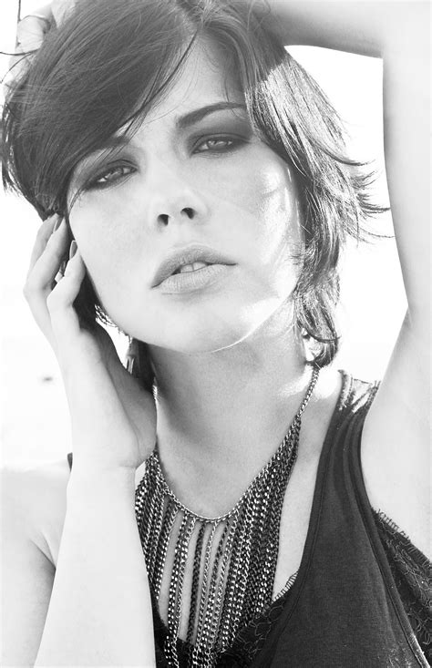 Bia arantes is a brazilian actress and model born on march 15, 1993, in the city of piumhi, in the interior of minas gerais. Bia Arantes, actress, model, short hair, women | 1034x1600 ...