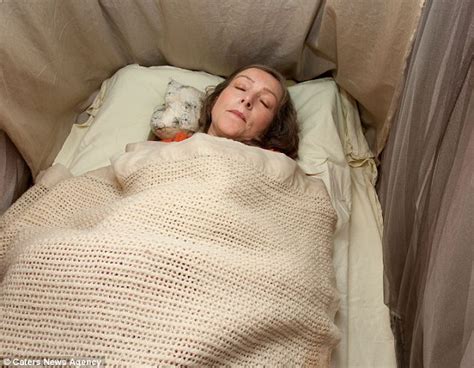 Woman 51 Spends Up To 15 Hours A Day In A A Faraday Cage As She Claims She Is Daftsex Hd