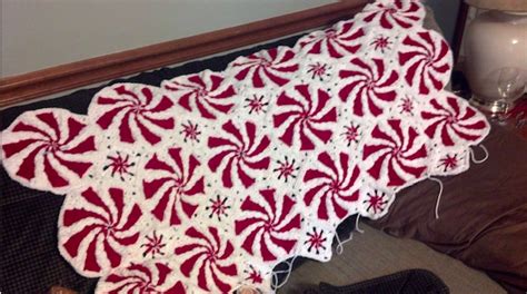 Learn How To Make This Beautiful Peppermint Afghan For Your Christmas