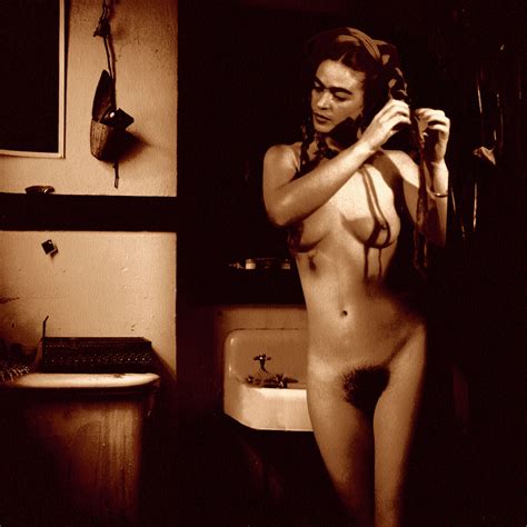 Avalorios Frida Kahlo Desnuda