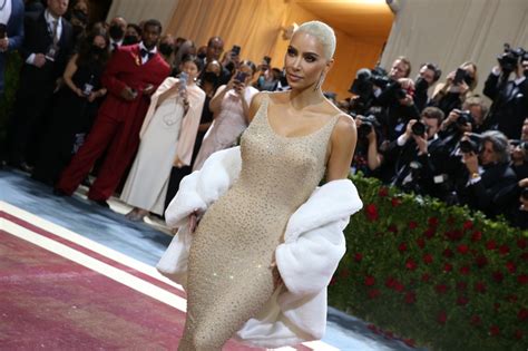 Designer Bob Mackie Disses Kim Kardashian Wearing Marilyn Monroes Gown To Met Gala Women Trends