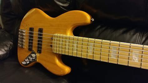 6 String Jazz Bass Surfeaker