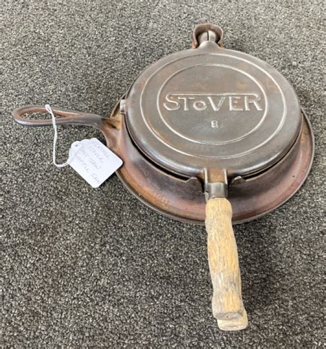 Vintage Stover Cast Iron Waffle Iron