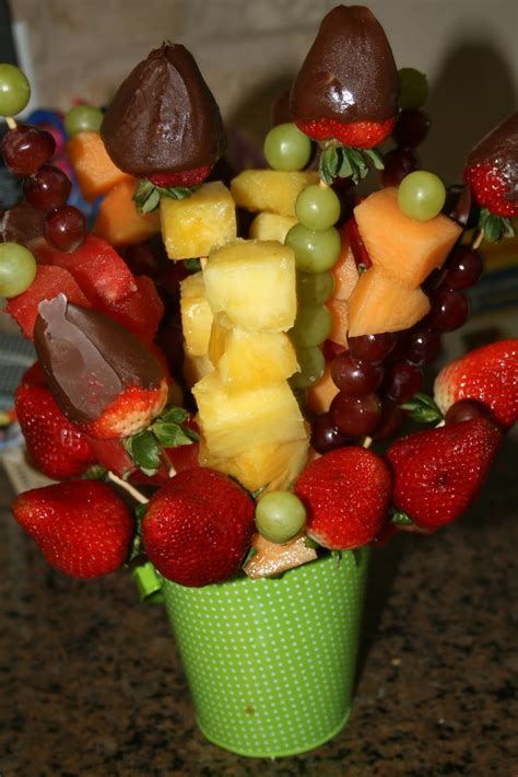 Bouquets, chocolate dipped fruit & more. Lola's Homemade Cooking: Edible Arrangements