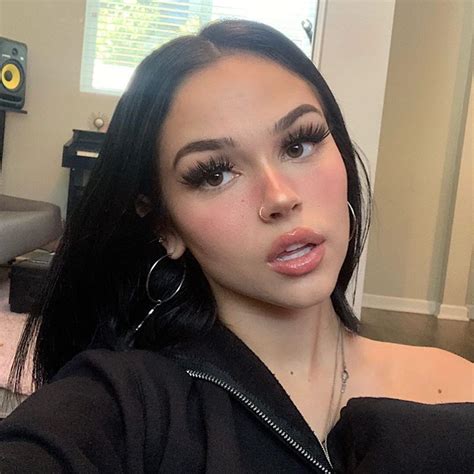 Pin By Anilegna Citrus On Angi Cute Makeup Beauty Maggie Lindemann