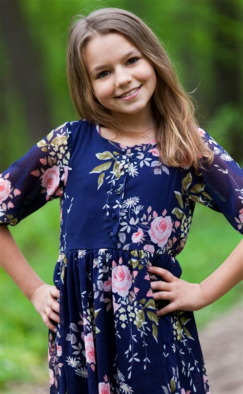 Photo Of A Cute 12 Year Old Girl Photographed In May 2015 Picture 9