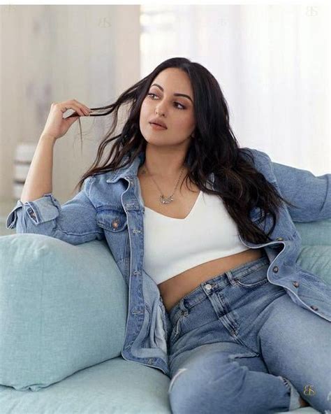 Sonakshi Sinha Cum Tribute Rbollyblindsngossip