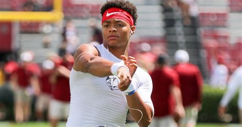 Latest on ohio state buckeyes quarterback justin fields including news, stats, videos, highlights and more on espn. Justin Fields officially transferring from Georgia to Ohio State