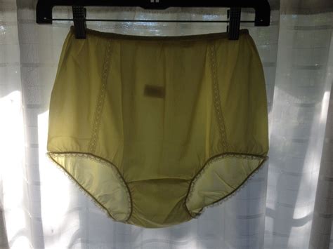 1960s 1970s Kayser Yellow Nylon And Lace Granny Panties~sissy Pants