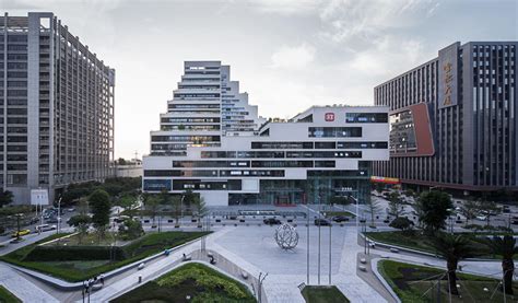 Cascading Shenzhen Office Building Luxuriates Under A