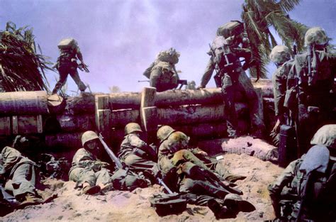 World War Ii Marines On Tarawa 1943 Photograph By Everett