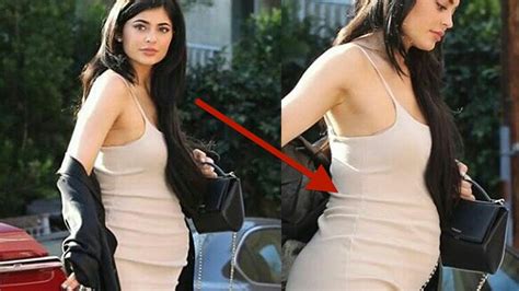 Kylie Jenner Shows Off Her Huge Baby Bump Youtube