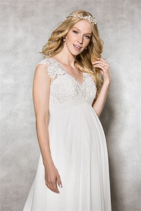 We'll help you nail your summer wedding attire from cool maxi dresses to formal hot weather summer wedding guest dress inspiration. The beautiful Heidi Hudson's maternity gown 'Alanis'. We ...