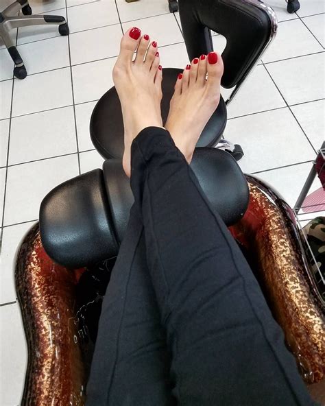 🍎let Me Rest My Feet On Your Face Redtoes Footmodel Footfetish