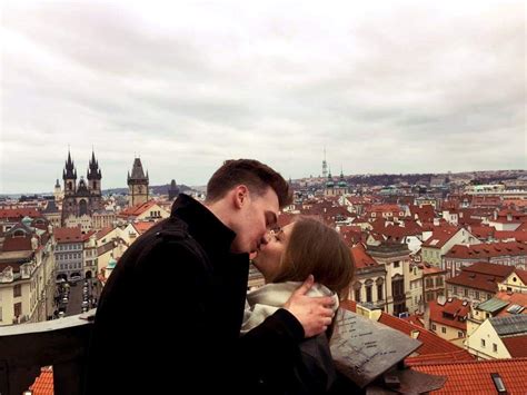 Prague Love Kiss Cute Couple Couple Shoot Photo Couple Couple Shoot Prague Bars Prague