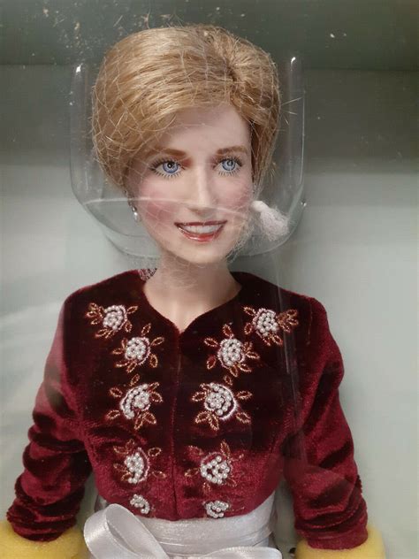 Franklin Mint Princess Diana Doll Loveliness Porcelain 17 Maroon