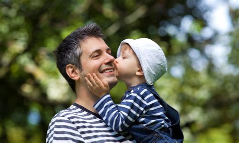 Dads play a key role in child development, study finds - Redorbit