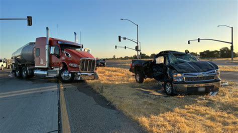 Crash Involving Big Rig Slows Traffic On Hwy 41 South Of Fresno