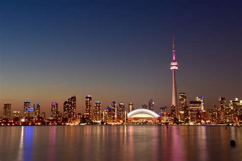 Toronto Skyline by Jim desautels - Voubs.com