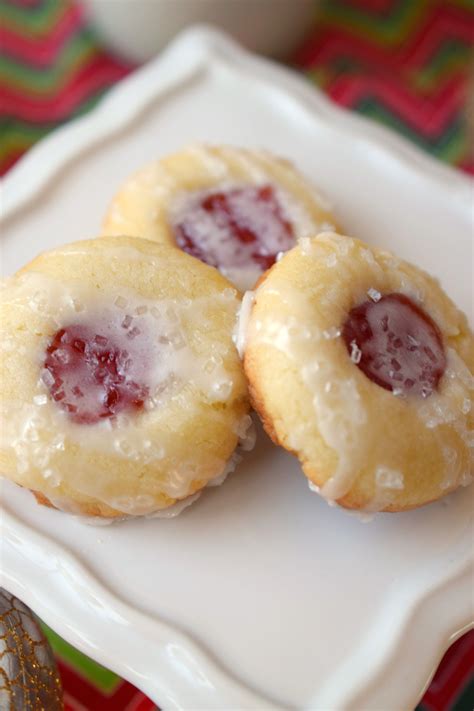 Almond Raspberry Thumbprint Cookies With Images Raspberry