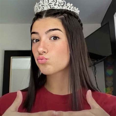 1 725 474 tykkäystä · 255 263 puhuu tästä. La tiktoker charlie damelio ha fallecido