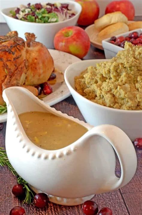 By the time christmas dinner rolls around, we're tired of turkey and the trimmings! 8 Great Twists to Traditional Christmas Dinner | Giblet gravy, Cooking recipes, Food recipes