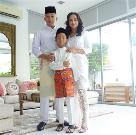 Home/dunia artis/nora danish time raya (gambar). Pakai Kain Jarang Di Pagi Raya, Nora Danish Dihentam ...