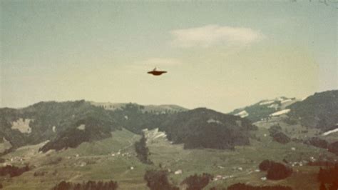 The Strange Photographs Used To ‘prove Conspiracy Theories Bbc Culture