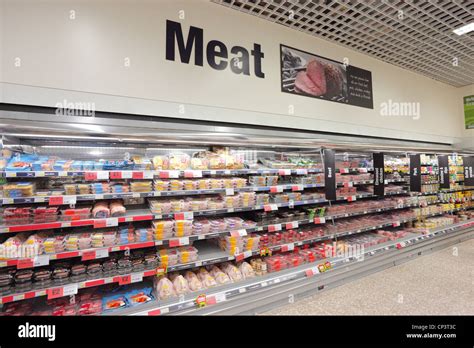 Supermarket Meat Aisle Stock Photo 48027936 Alamy
