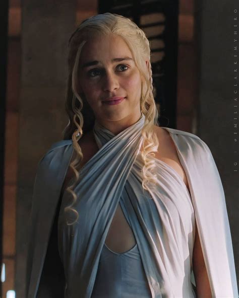 Daenerys Targaryen Dress Emilia Clarke Daenerys Targaryen Khaleesi Queen Of Dragons Mother