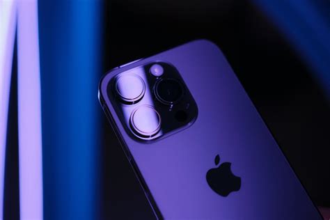 Most Apple Iphones In The Us Are Sold Through Carriers Techspot