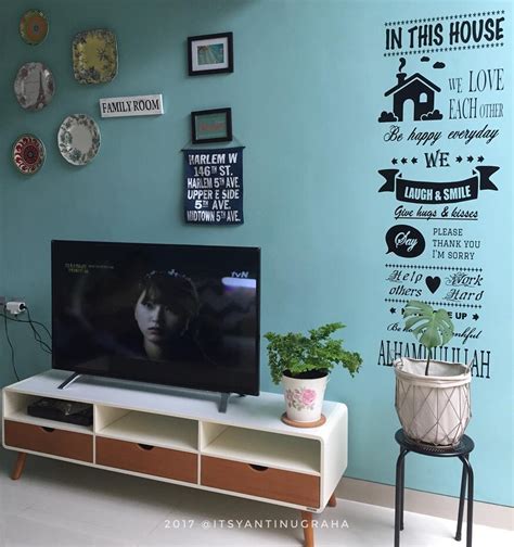 Ruang tamu minimalis di teras. 32 Model Meja TV Modern Minimalis Terbaru 2020 Lagi ...