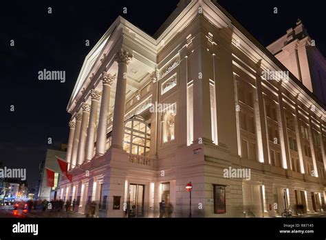 Fassade Und Eingang Des Royal Opera House Covent Garden London Nachts
