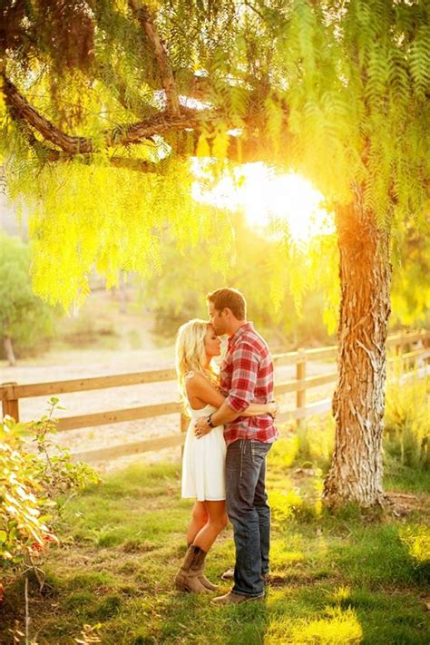 Summer Wedding Photography Tips Mine Forever Outdoor Engagement