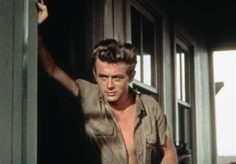 Movies On Tv This Week James Dean In Giant On Tcm And More